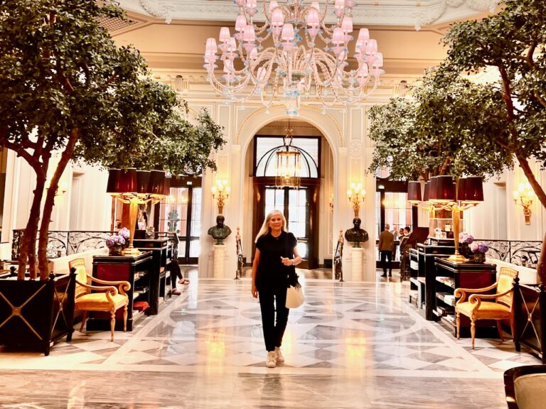 Woman arriving at the St Regis in Rome